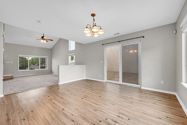 Building Photo - $2,695.00, 3 bed, 2.5 bath located in Denver.
