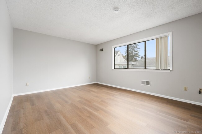 Building Photo - 422 Courtland Ave