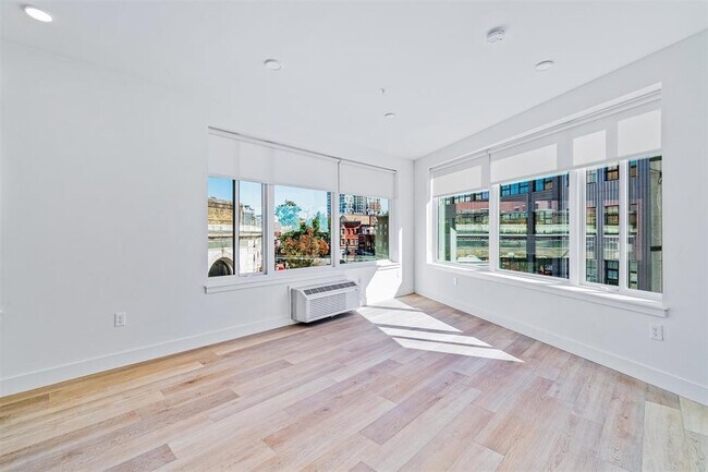 Building Photo - 293 Fairmount Ave