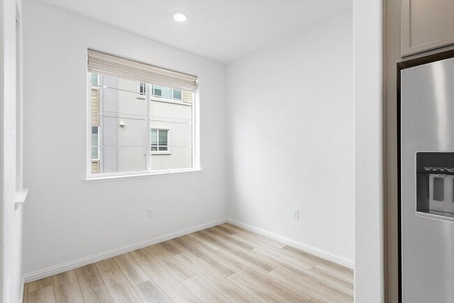 Building Photo - 2835 Cathwood Ln