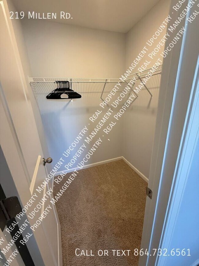 Building Photo - 219 Millen Dr