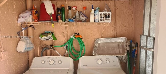 Building Photo - 220 SW 116th Ave