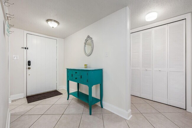 Building Photo - 293 Sunset Bay