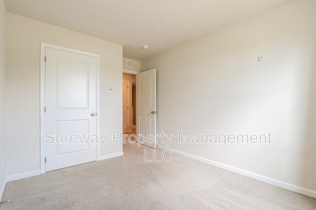 Building Photo - 66 Arlotta St