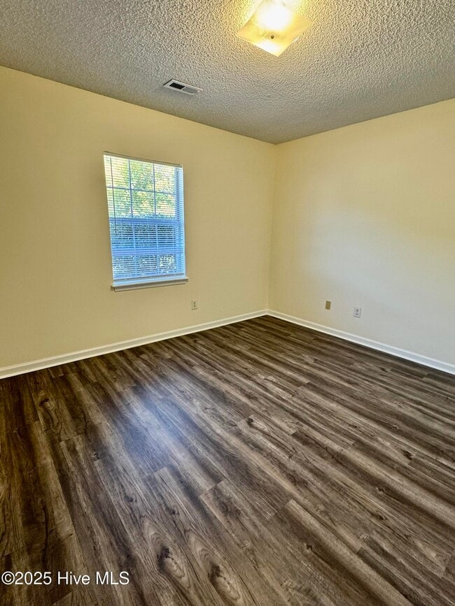 Building Photo - 1303 Angels End