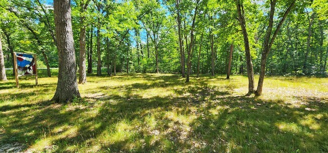 Building Photo - 226 N High Bridge Rd