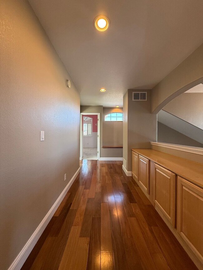 Building Photo - 6763 Granite Peak Dr