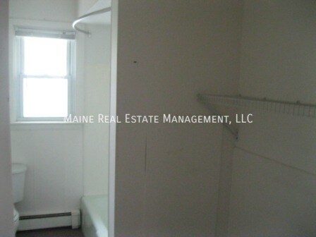 Building Photo - 699-701 Main St. Apt