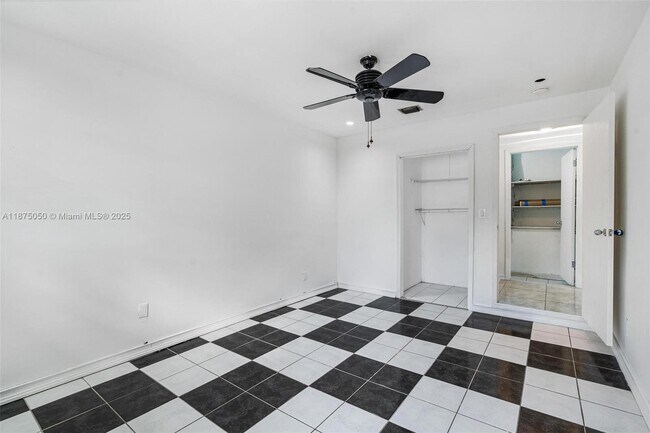 Building Photo - 20525 Highland Lakes Blvd