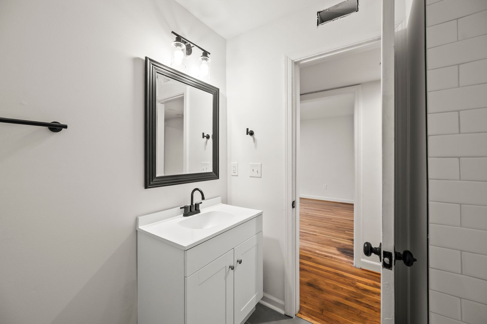 Building Photo - 1640 W Northwest Blvd