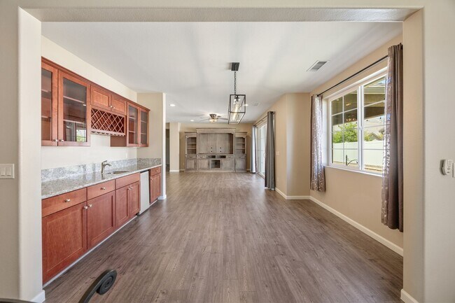 Building Photo - **Charming Home for Rent in Damonte Ranch**
