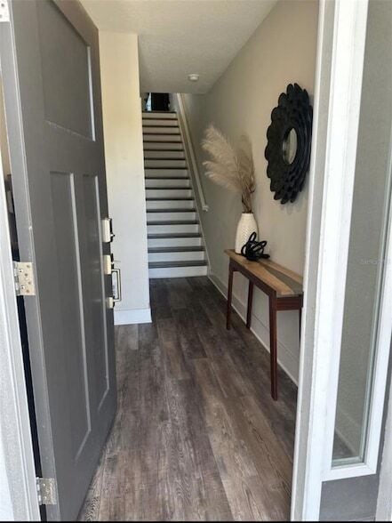 Building Photo - 1249 Savona Dr