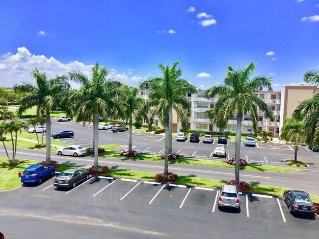 Building Photo - 4008 Cornwall A