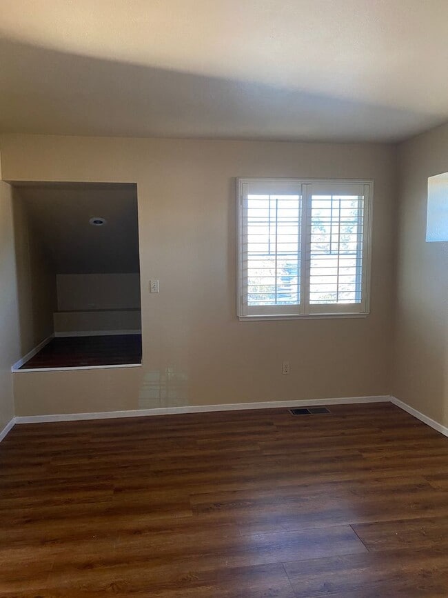 Building Photo - 3 bedroom 3 bathroom Salida Home