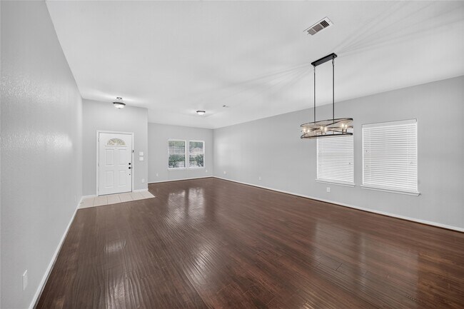 Building Photo - 406 Mornington Ln