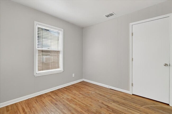 Building Photo - 11230 Blades- 3bed/1bath $1,195/month