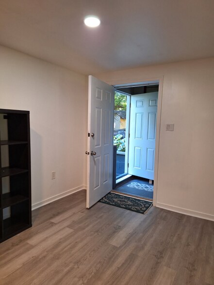 Building Photo - 4012 Bald Hill Terrace