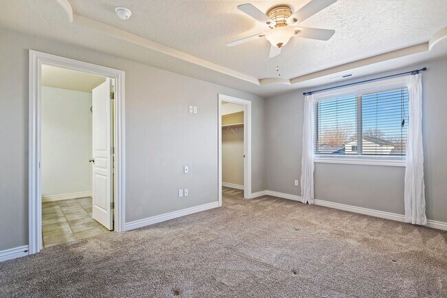Building Photo - 4bed, 2.5bath, 2,085sq.ft. home in Creeksi...