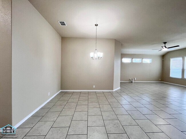 Building Photo - A Stunning 5-Bedroom, 2.5-Bathroom Home in the Heart of San Antonio, Texas!