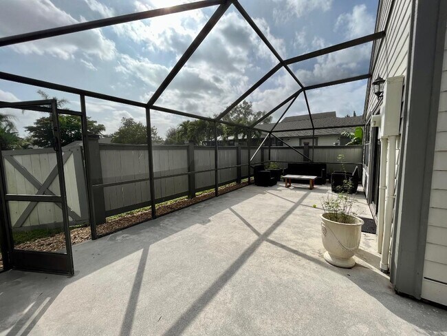 Building Photo - 2575 Bedford Mews Dr
