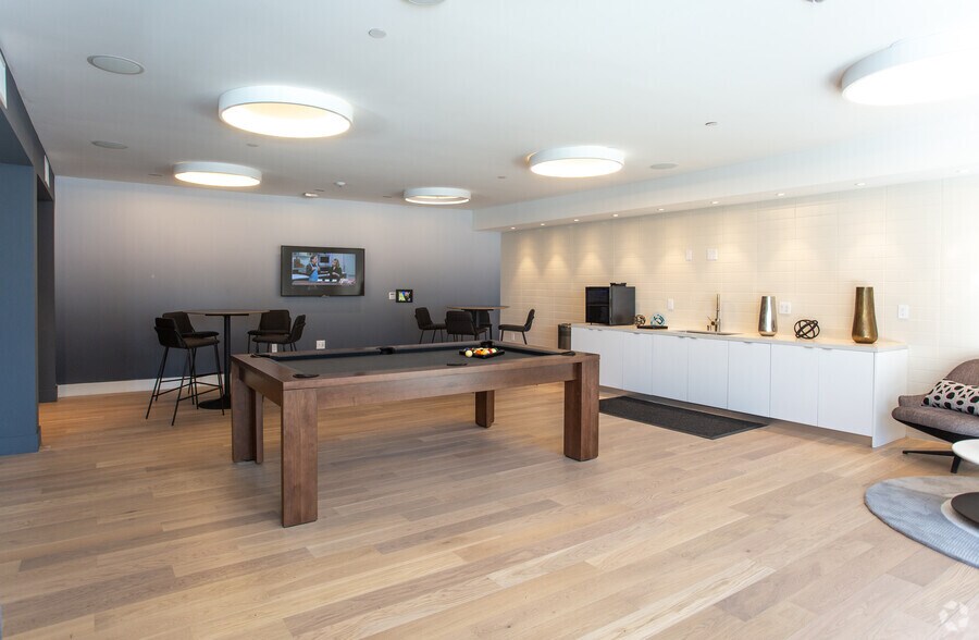 Interior Photo - Prizma