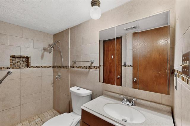 Building Photo - 7637 Val Verde Dr