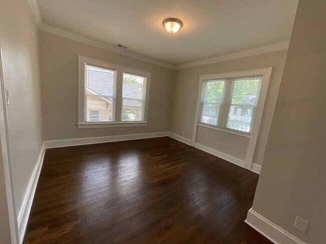 Building Photo - **Bright & Stylish 2 Bedroom Atlanta Home ...