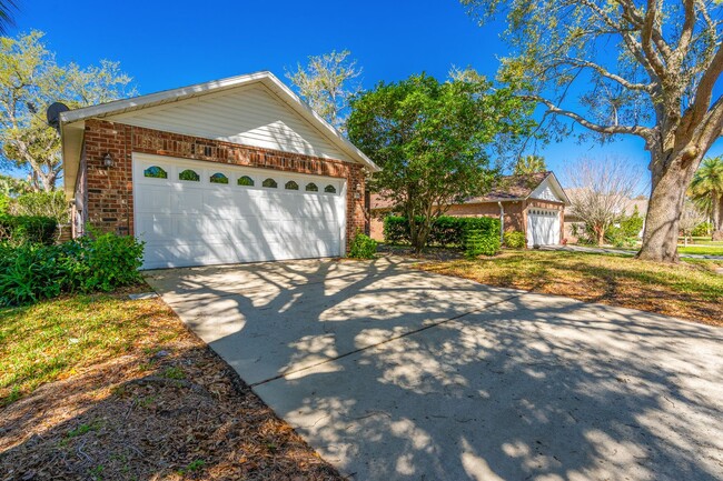 Building Photo - Renovated Brick Home in Gated Community