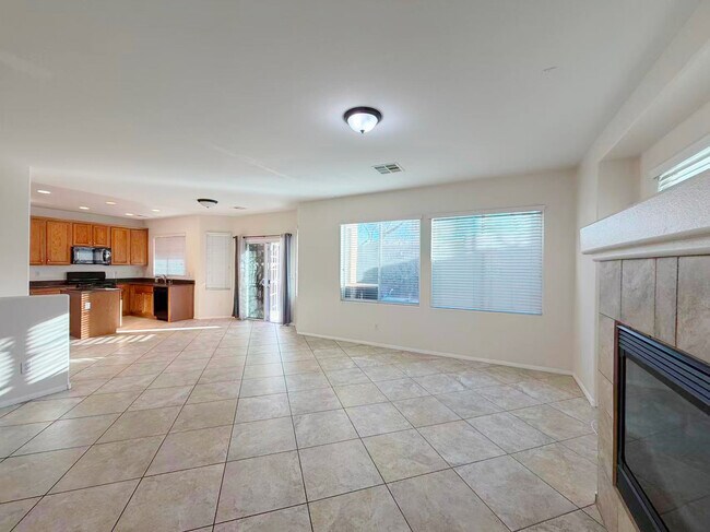 Building Photo - 7473 Glorious Sun Dr