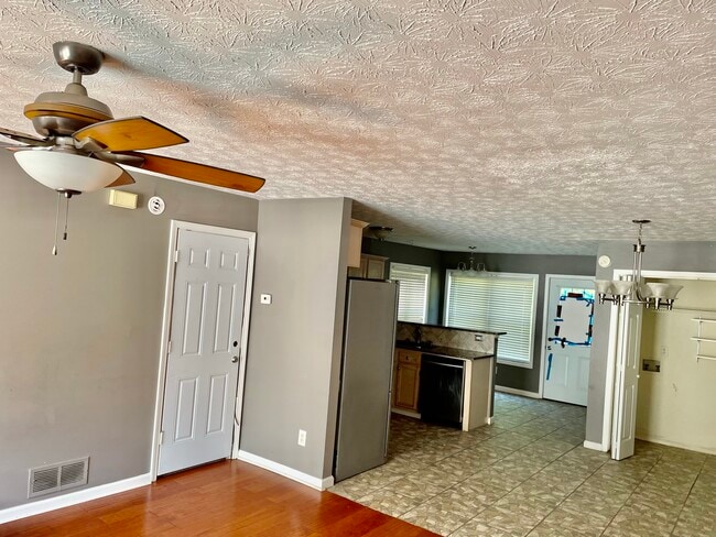 Building Photo - 117 Davis Mill Ct