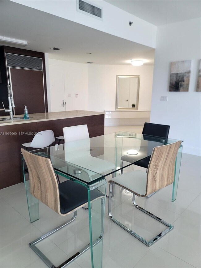 Building Photo - 475 Brickell Ave