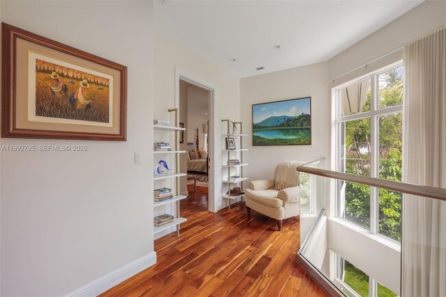 Building Photo - 755 Tiziano Ave