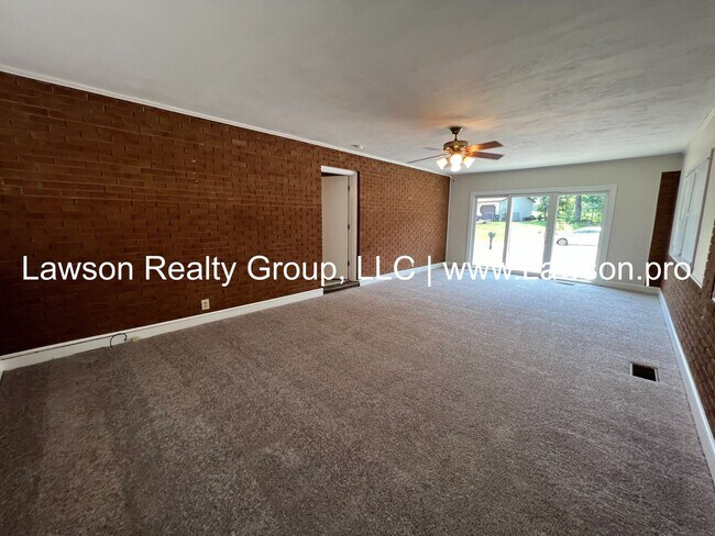 Building Photo - Spacious Ranch in North Lakes