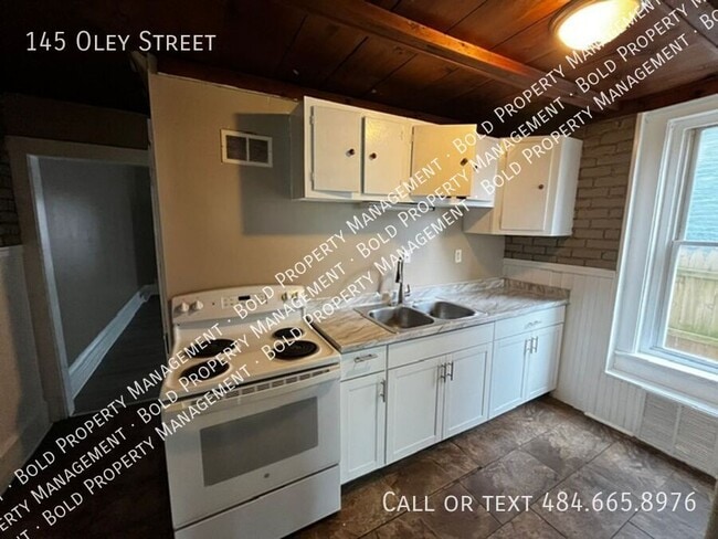 Building Photo - 145 Oley St