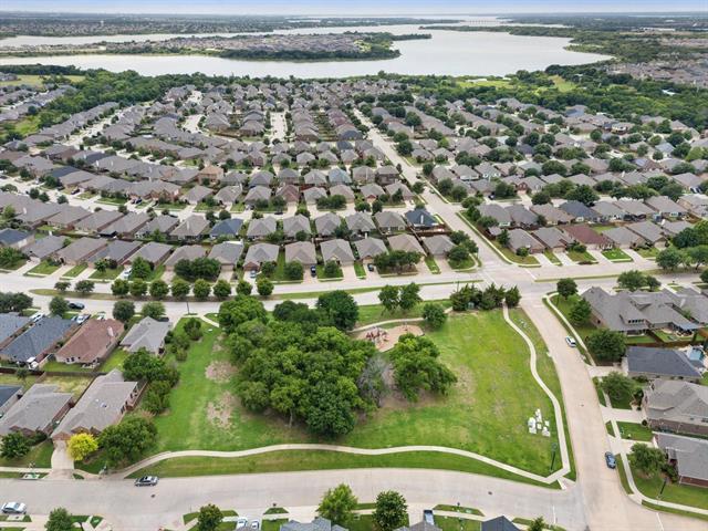Building Photo - 920 Kinghaven Dr