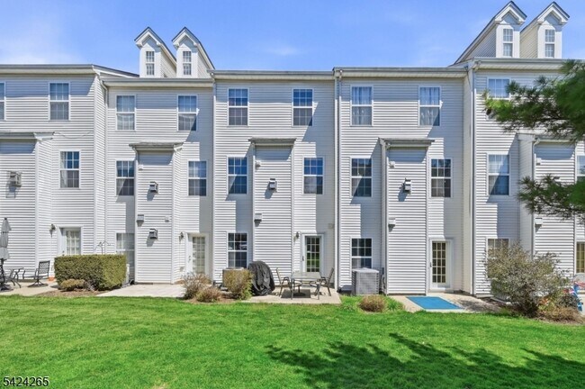 Building Photo - 424 Hartford Dr