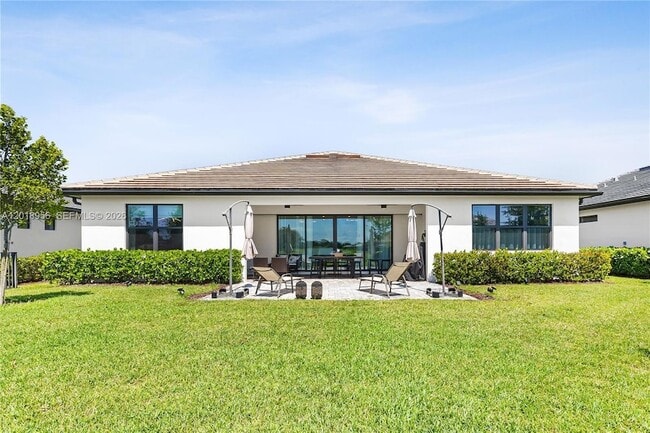 Building Photo - 4549 Pinehurst Trl W