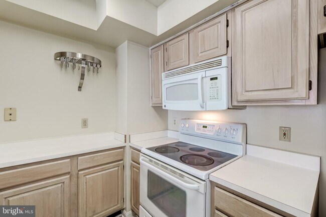 Building Photo - 1200 Braddock Pl