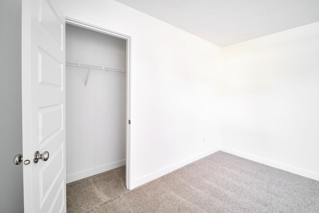Building Photo - 8707 Maroska St