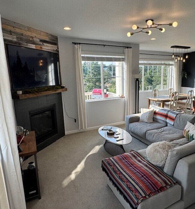 Building Photo - New 3BR Townhome in Mitchell Creek Canyon ...