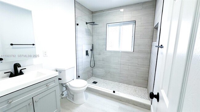 Building Photo - 2240 SW 16th Ct