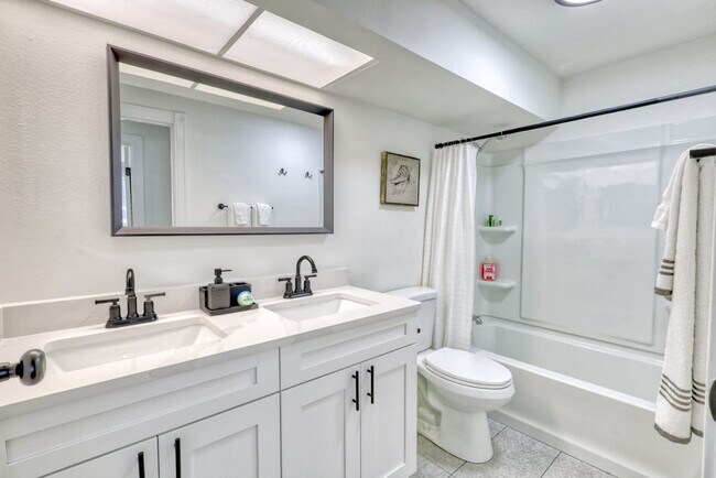 Building Photo - 6709 35th Ave W