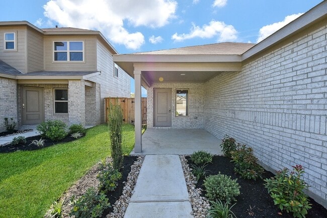 Building Photo - 1542 San Sebastien Dr