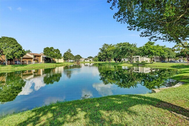 Building Photo - 4163 SW 85th Ave