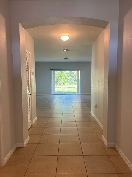 Building Photo - 2709 Loreto Ct