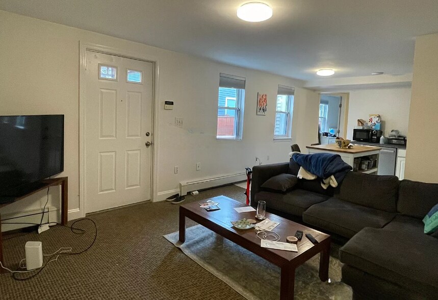 Building Photo - 159 Auburn St