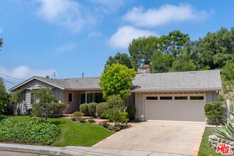 Building Photo - 1053 Maroney Ln