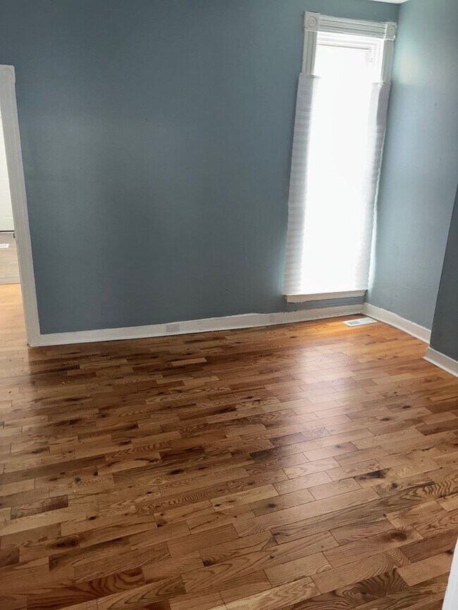 Building Photo - 1633 Westwood Ave