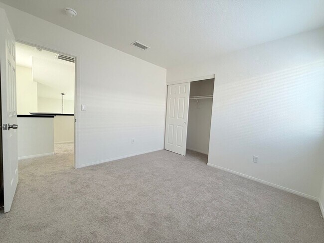 Building Photo - Highly desirable North Summerlin single-fa...