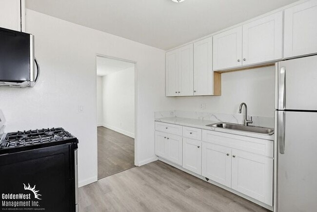 Building Photo - Updated 1Bdm 1Ba Home in San Diego! - MI Special